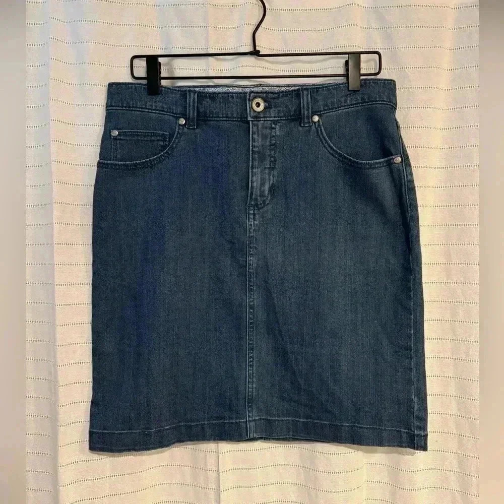 NWT IZOD Denim Stretch Skirt Size 6